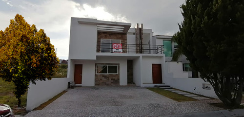 Preciosa Residencia En Real De Juriquilla, 4 Recamaras, 4.5 