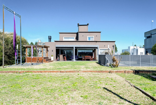 Casa 5 Ambientes En Venta En San Lucas A La Laguna