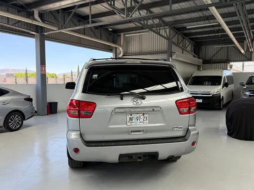 Toyota Sequoia 5.7 Platinum At