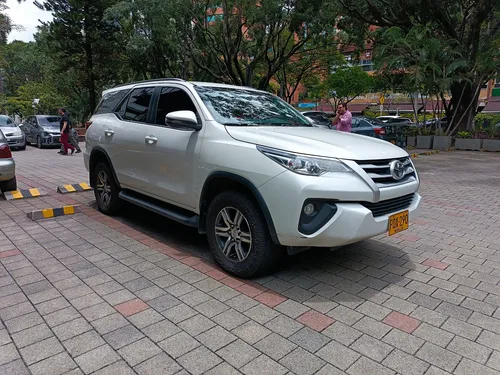 Toyota Fortuner 2.4 Street At 7As