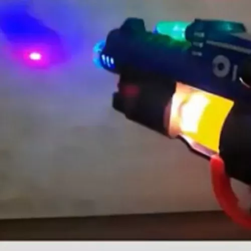 Arminha Metralhadora de Brinquedo Realista Com Som Tambor Giratrio e Luz