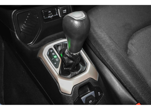 Jeep Renegade 1.8 16V FLEX LONGITUDE 4P AUTOMÁTICO