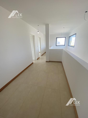 Impecable Casa Con Pileta En San Matias! Acepta Permuta Menor Valor... Mono O 2 Amb Caba