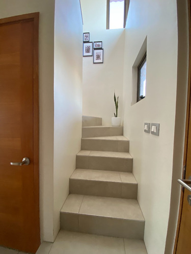 Casa En Arriendo 3 Dormitorios 3 Baños En Colina