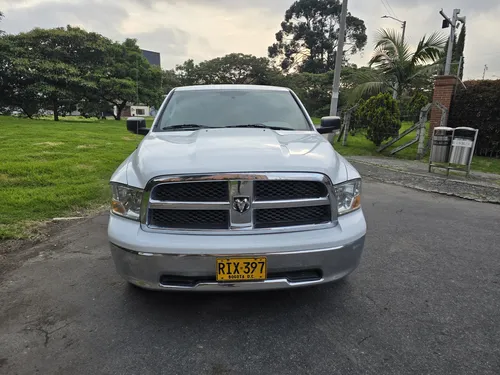 Dodge Ram 5.7 1500 Slt 4x2