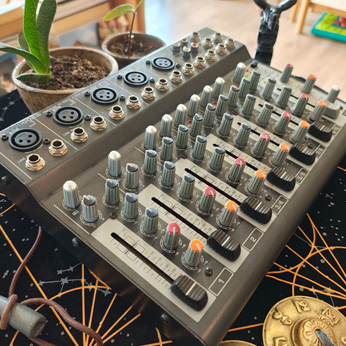 Mixer Análogo Xenyx 1002b - Behringer (Usado)