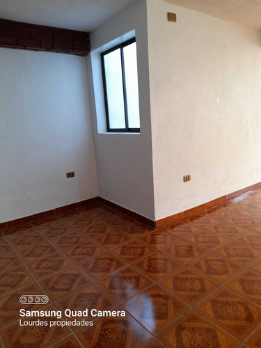 Se Vende Casa Amplia En Avenida (101243)