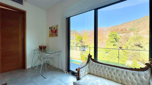 Casa En Venta De 4 Dorm. En Lo Barnechea