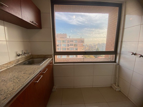 Departamento En Venta De 4 Dorm.2 Estacs. Bd. En Las Condes