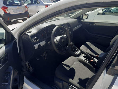 Imagen 8 de 15 de Volkswagen Jetta 2016