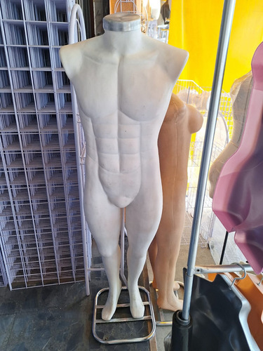 Maniquie Cuerpo Completo Hobr Sin Brasos Y Cabeza (plástico) (Usado)