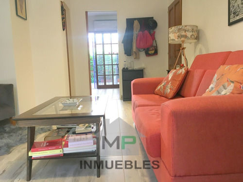 Imagen 2 de 12 de Ph Al Frente Con Patio- Impecable Estado