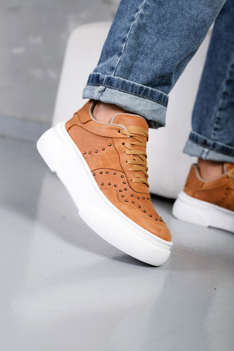 Zapatillas Mujer Urbanas Cuero Plataforma Tachas Moda Cazzu