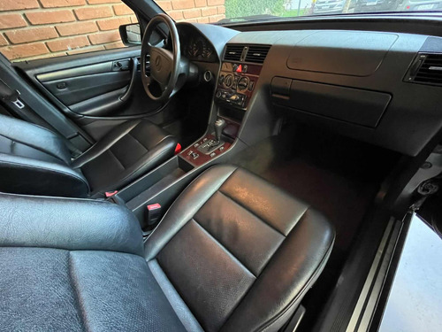 Mercedes-Benz Classe C 1.8 Classic 4p