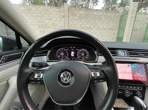 Imagem 8 de 15 de Volkswagen Passat 2018 2.0 Tsi Highline 4p