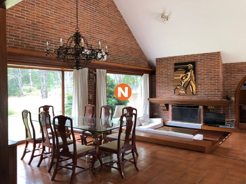 Casa En Venta Y Alquiler, Lugano, Punta Del Este, 4 Dormitorios.- Ref: 206135
