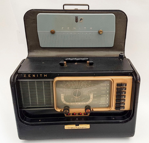 Radio Antiguo Zenith Trans-oceanic