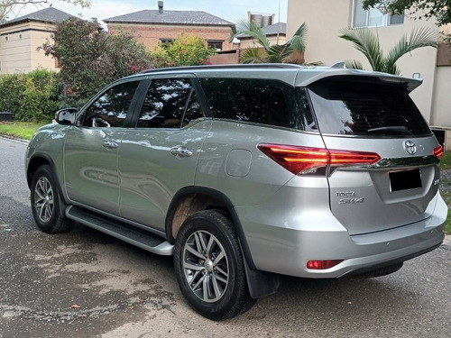 Imagen 3 de 15 de Toyota Sw4 2019 2.8 Srx 177cv 4x4 7as At