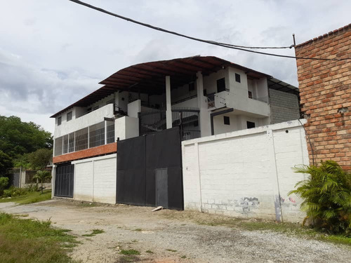 Imagen 3 de 17 de En Venta Galpones Con Apartamentos