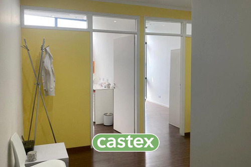 Excelente Oficina En Venta En Vohe, Pilar