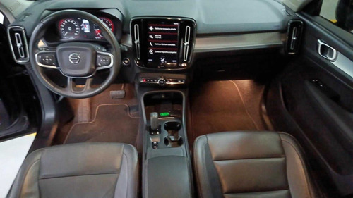 Volvo XC40 Volvo XC40 2.0 T5 Momentum AWD