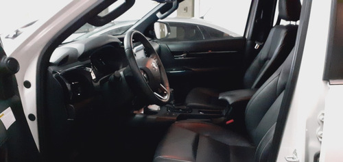 Imagen 8 de 18 de Toyota Hilux Srx At 4x4 2020 Con Solo 27000km Tamola