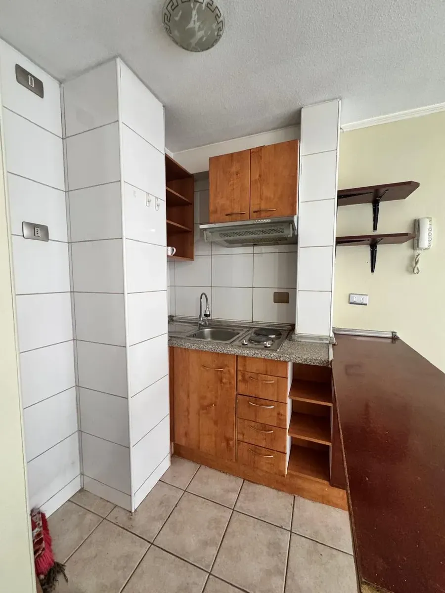 Imagen 3 de 8 de Departamento Con Balcón A Pasos De Metro Quinta Normal | Sa