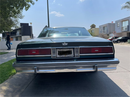General Motors Caprice 2 Ptas. 1977, V8, 360, Automático