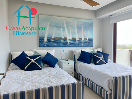 Cad La Isla Emerald I8. Amplio Departamento En Condominio De Playa Con Terraza Y Vista A Las Áreas Comunes