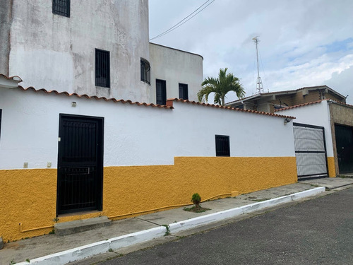 Se Alquila Casa 197m2 3h/3b/2p San Antonio La Morita