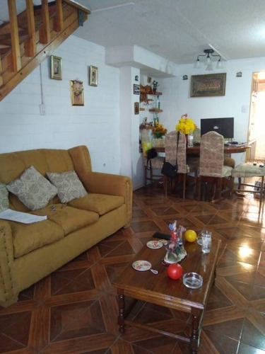 Vende Acogedora Casa, Sector El Rosal, Maipú
