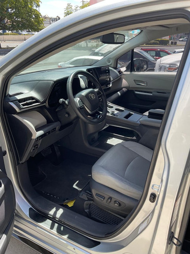 Toyota Sienna 3.5 Limited At