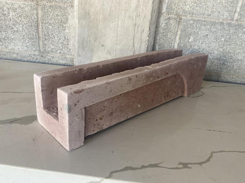 Gárgola O Desagüe De Cantera Rosa 50x12x12cm