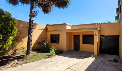 Atención: ¡oportunidad Única! ?? Casa A Reciclar En Ubicación Privilegiada.