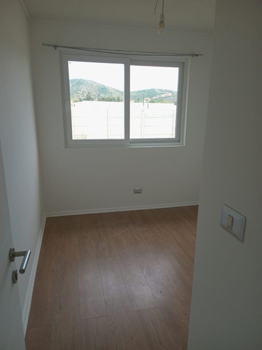 Arriendo Espléndida Casa En Condominio 3d/2b/3e, Limache.