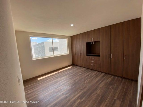 Casa En Venta En Metepec San Salvador Tizatlalli Gis 24-1104