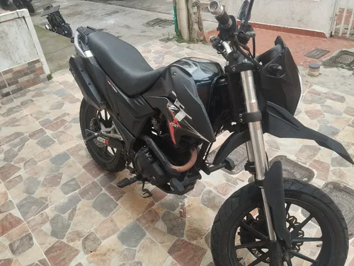 Moto Ttx 200 Color Negro , Con 6 Cambios