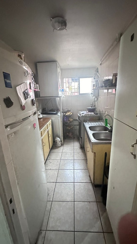 Depto En Venta, Segundo Piso, Excelente Ubicación, Macul.