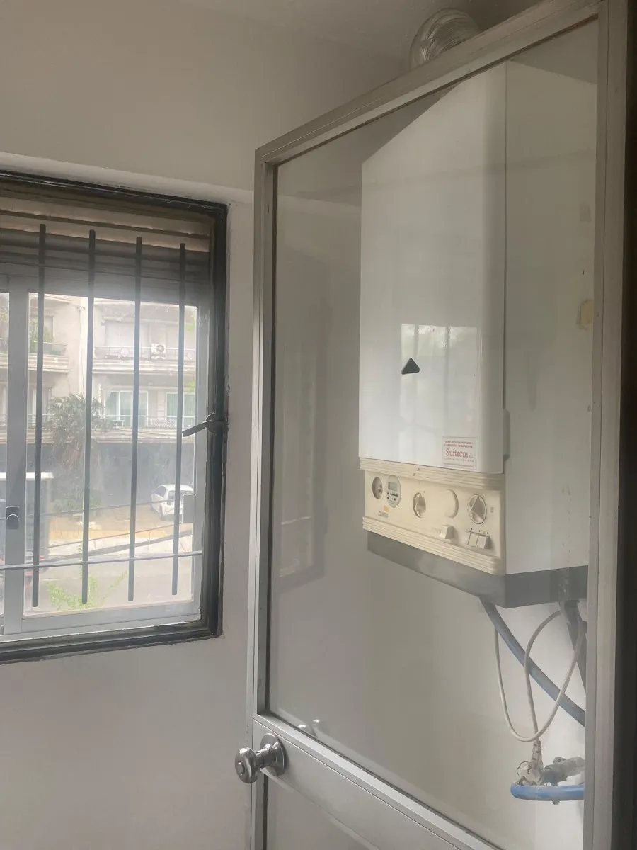 Hermoso Apto 2 Dorm Con Balcón Y Patio De Uso Exclusivo Sobre Av Sarmiento · Foto 4