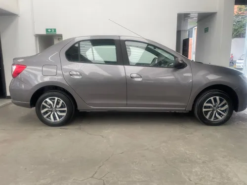 Renault Logan Zen Mt