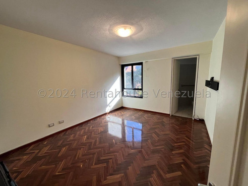 Alquiler De Elegante Apartamento En Colinas De Valle Arriba / Cl. Mls-24-21087