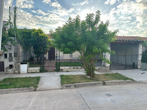 Venta Casa 3 Dormitorios Barrio Autonomia