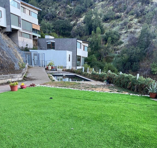 En Arriendo! Espectacular Casa Con Vista A Stgo. El Arrayán