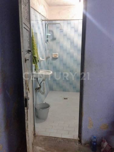 Casa En Venta Con Amplio Terreno En Col. El Carmen, Guadalajara, Jalisco