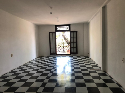 Lega Propiedades Alquila Excelente Local Comercial