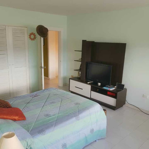 Imagen 24 de 29 de Vendo Ph 323m2 5h/5b/4p Guaicay 1703
