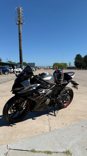 Cf Moto 300 Sr - 2600km - Como Nueva - No Llega Al Año-