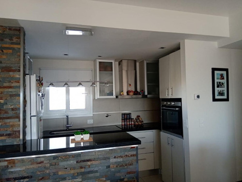 Imagen 8 de 18 de Semipiso De Dos Dormitorios · 90 M² · Con Cochera