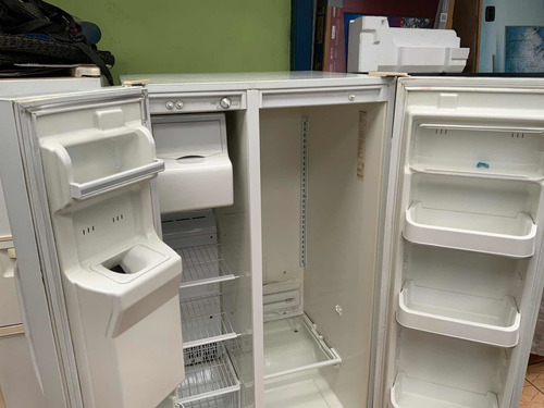Refrigeradora Dos Puertas Verticales