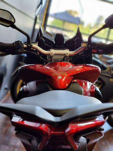 Imagen 5 de 25 de Mv Agusta Turismo Veloce Lusso Bordó
